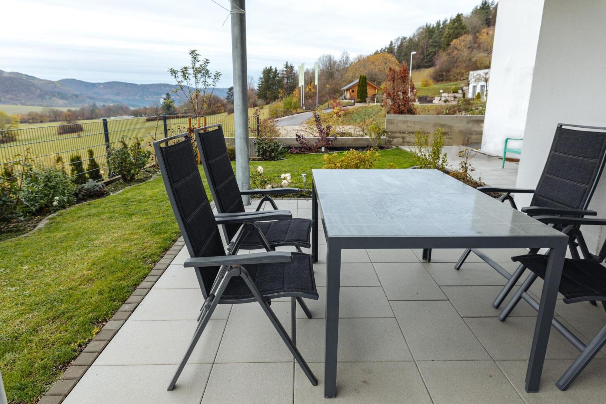 Apartamento Atemberaubender Ausblick Mit Premium-Wanderwegen Vor Der Haustuer Albstadt Exterior foto
